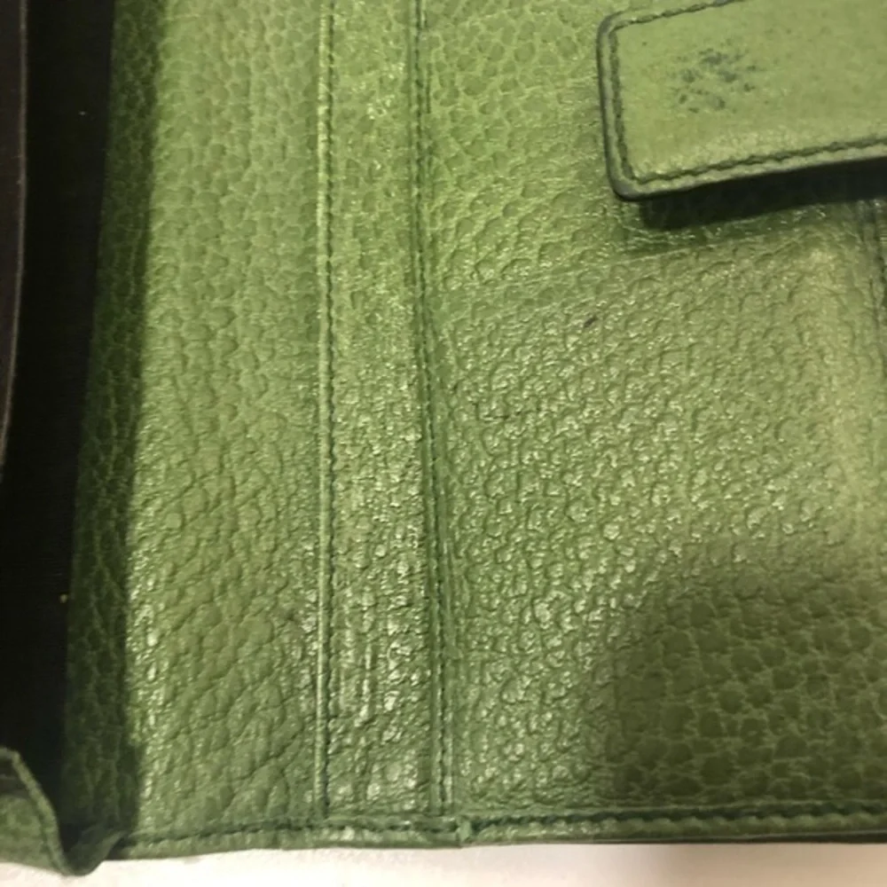Gucci green leather wallet